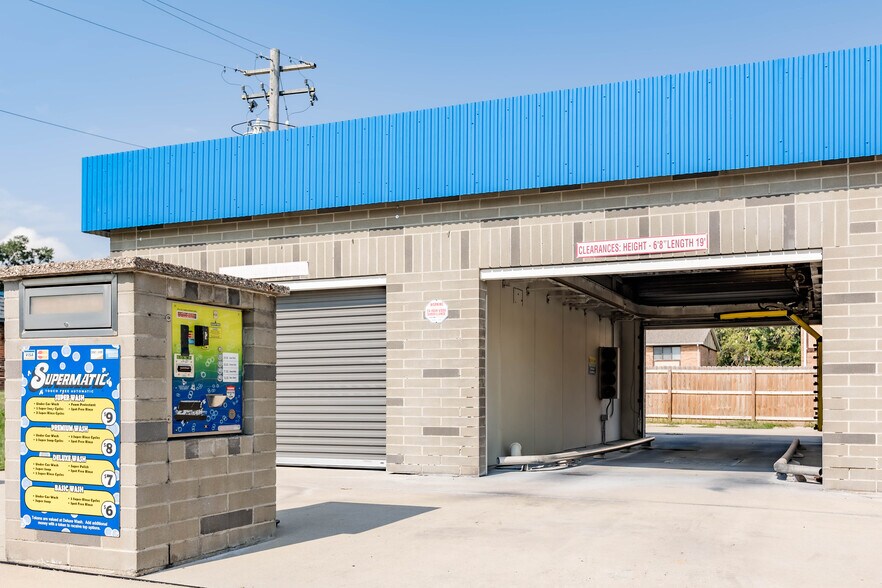 More Photos Of 410 Sherman St, Belleville Carwash For Sale