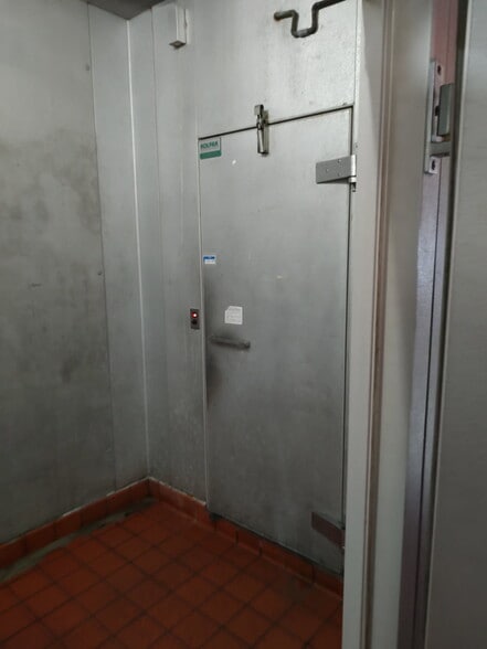 More Photos Of 220-240 N Palmer St, Delta Unknown For Lease