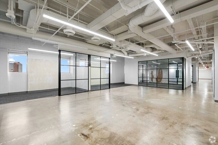 More Photos Of 2000 Crawford St, Houston Office For Sale