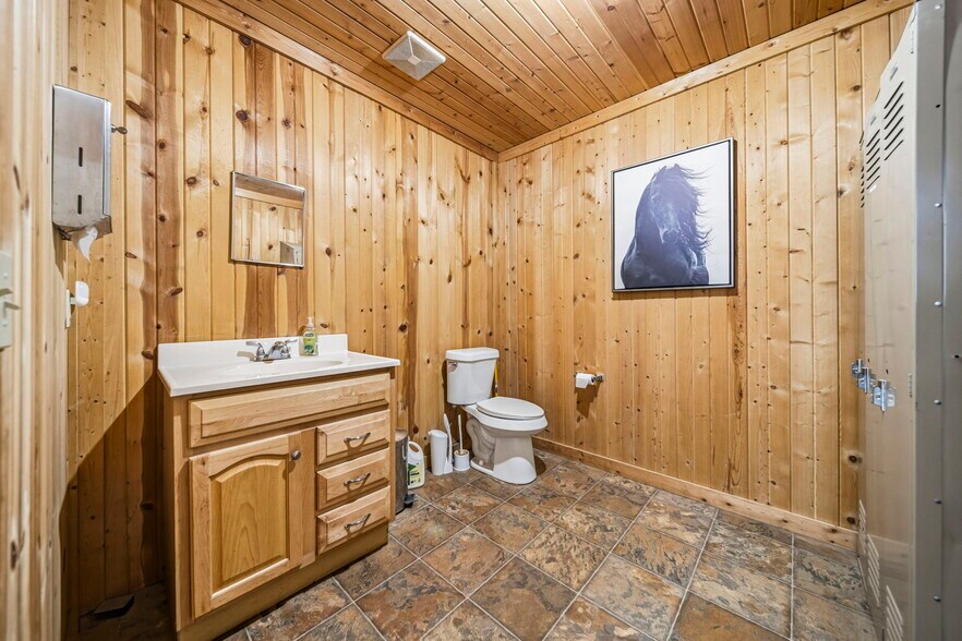 More Photos Of 3126 Mennonite Rd, Mantua Sports And Entertainment For Sale