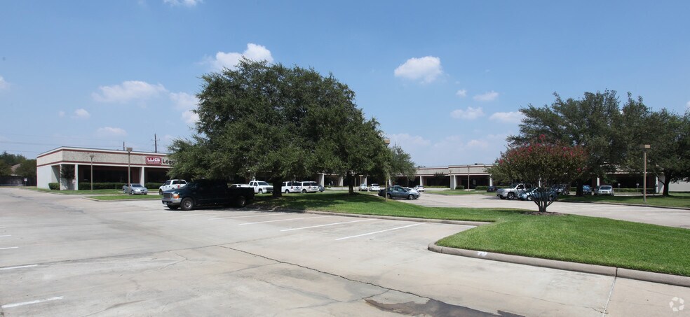 More Photos Of 19408 Park Row, Houston Unknown For Lease