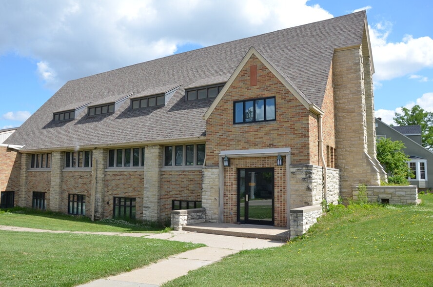 More Photos Of 2100 1st Ave NE, Cedar Rapids Religious Facility For Sale