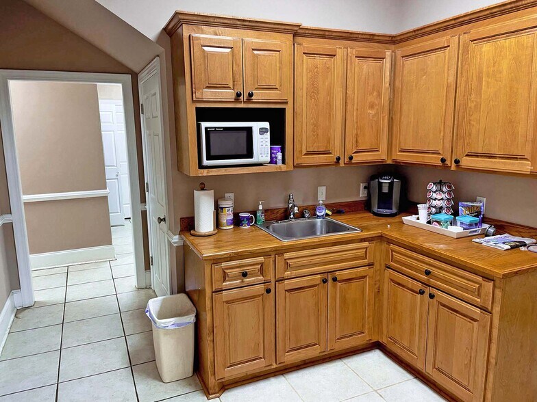 More Photos Of 1682 Lake Murray Blvd, Columbia Flex For Sale