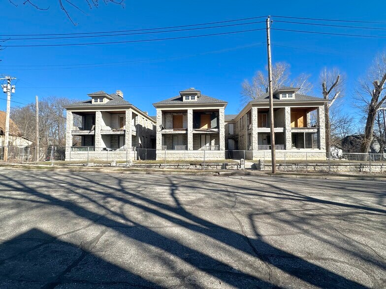 More Photos Of 801 W 1st St, Joplin Multifamily For Sale