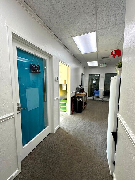 More Photos Of 1120-1122 Crane St, Menlo Park Office For Sale