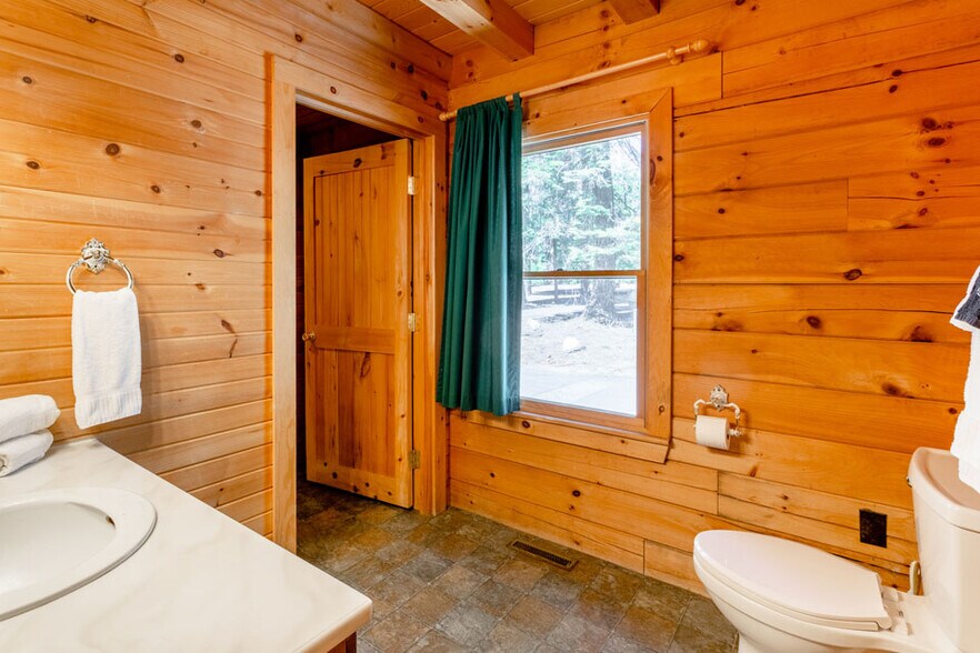 More Photos Of 500 Dodge Ridge Rd, Pinecrest Hotel For Sale