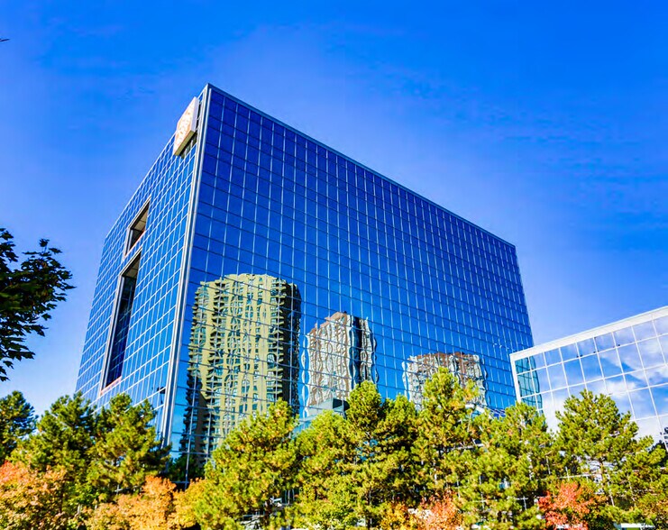 More Photos Of 3 Concorde Gate, Toronto Office For Lease
