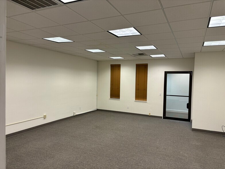 More Photos Of 1000 Texas St, Fairfield Office Residential For Lease