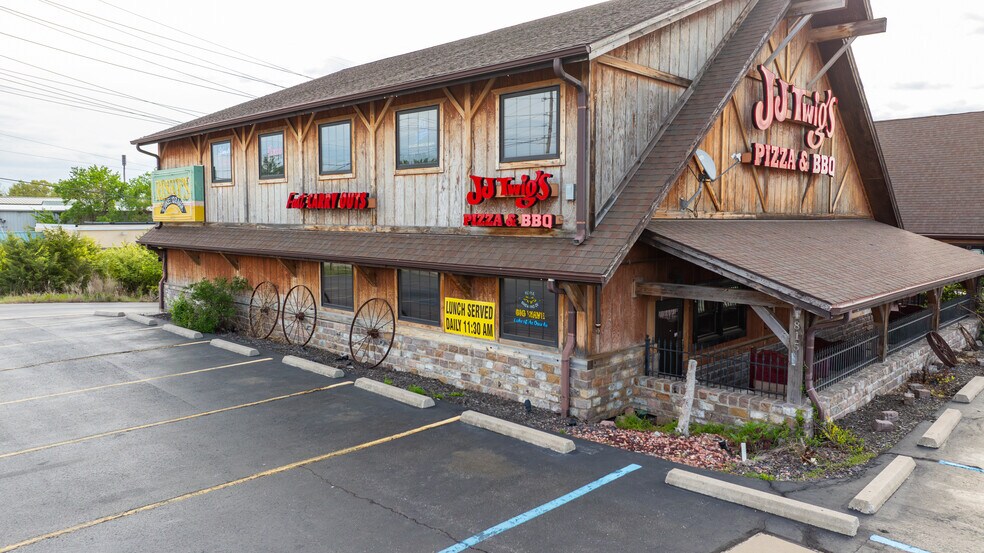 More Photos Of 1815 Bagnell Dam Blvd, Lake Ozark Restaurant For Sale