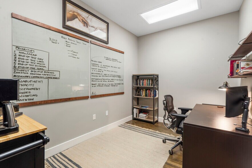 More Photos Of 429-431 N Boonville Ave, Springfield General Retail For Lease