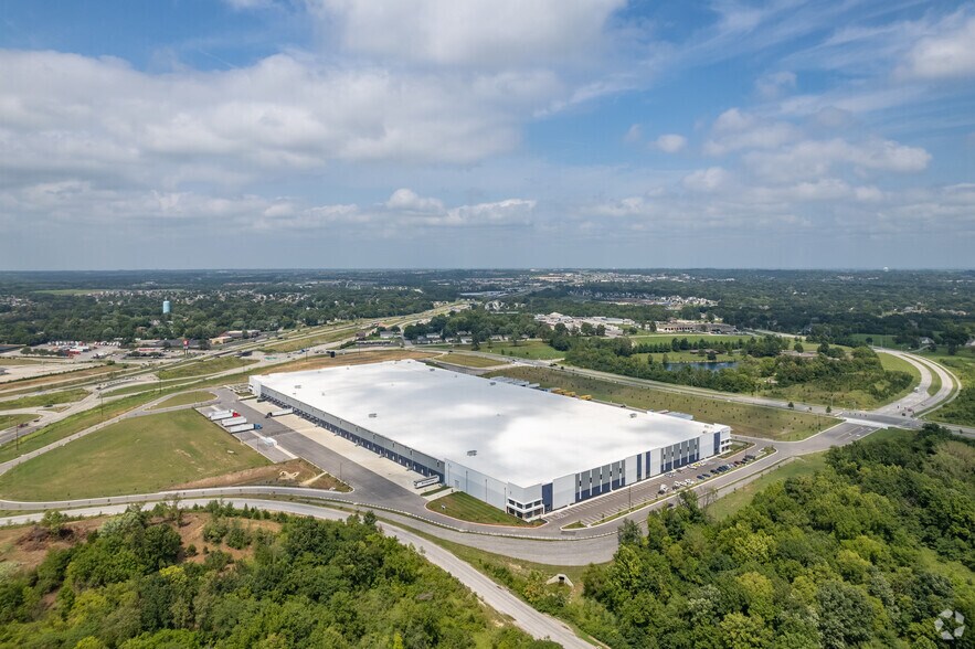 More Photos Of 2551 S Liberty Pkwy, Liberty Warehouse For Lease