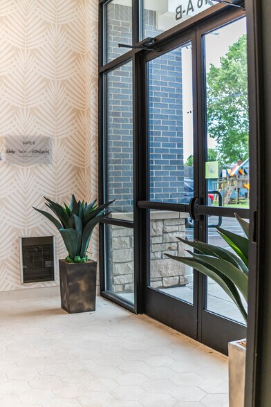 More Photos Of 216 N Bailey St, Romeo Medical For Lease