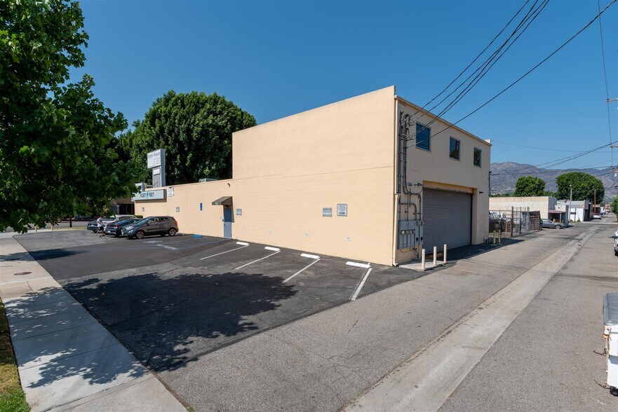 More Photos Of 1518-1520 W Magnolia Blvd, Burbank Storefront Retail Office For Sale