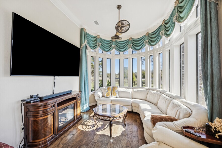 More Photos Of 16372 Highway 6, Navasota Specialty For Sale