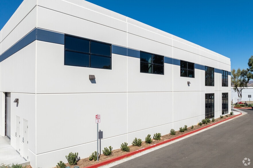 More Photos Of 4180 Guardian St, Simi Valley Warehouse For Sale