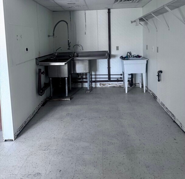 More Photos Of 270 Seabury St, Fall River Storefront For Sale