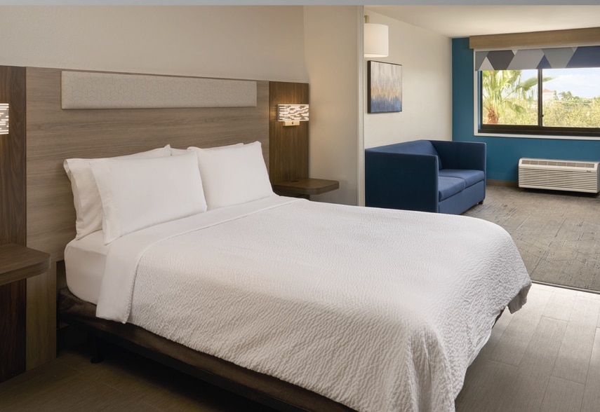 More Photos Of 11520 SW 88th St, Miami Hotel For Sale