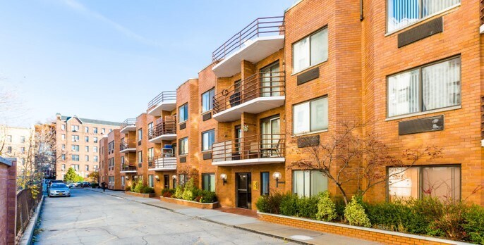 More Photos Of 11940 Metropolitan Ave, Kew Gardens Apartments For Lease