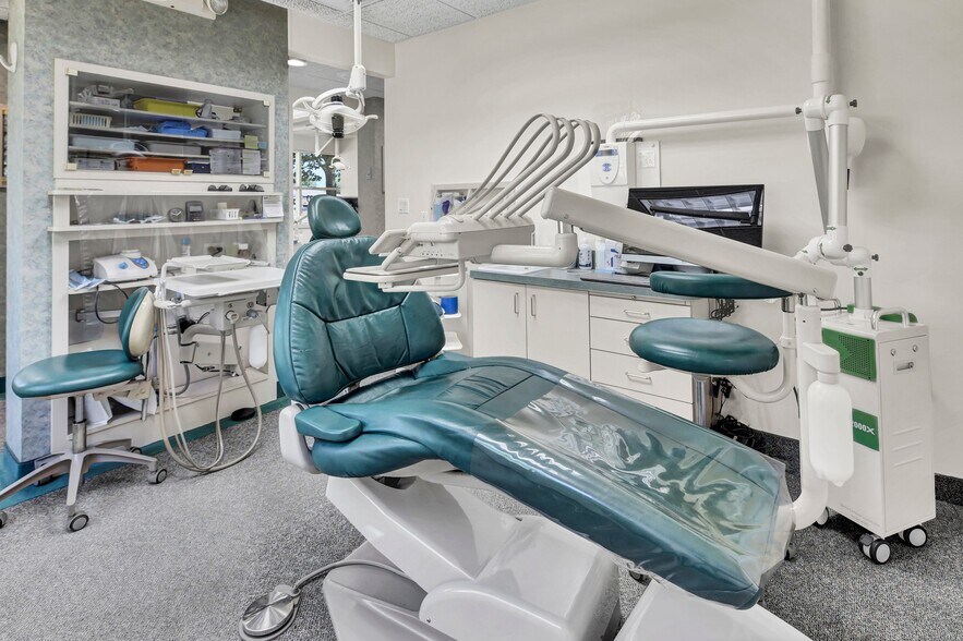 More Photos Of 1511 Northway Dr, Saint Cloud Medical For Sale