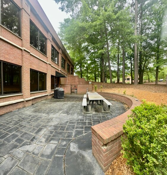 More Photos Of 401 Westpark Ct, Peachtree City Office For Lease
