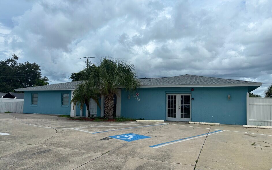 Primary Photo Of 5715 26th St W, Bradenton Office For Sale