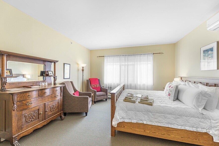 More Photos Of 111 Severn Av, Rosebud Hospitality For Sale