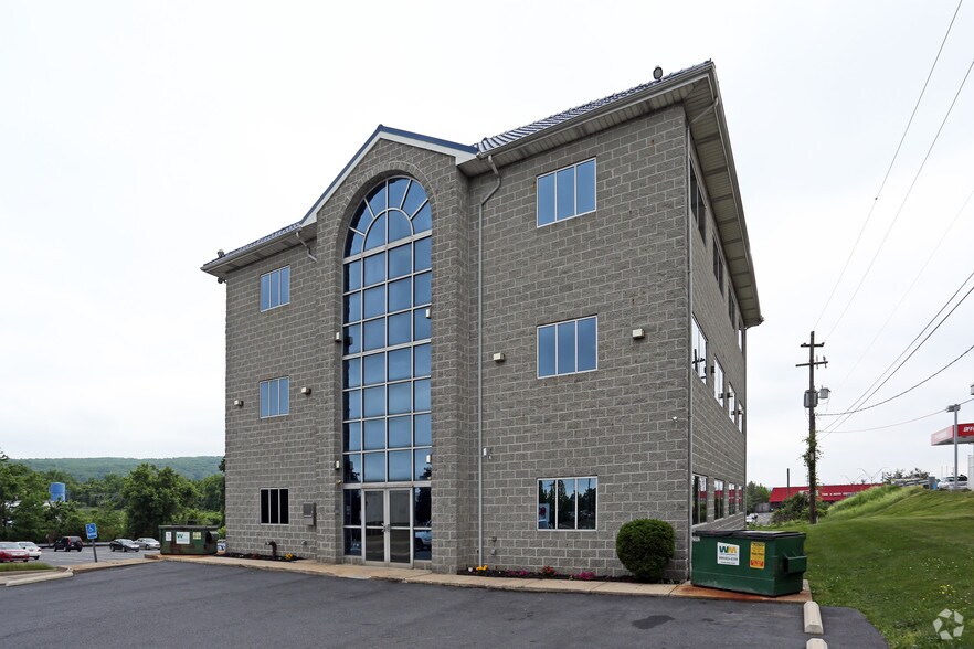 More Photos Of 2020 Downyflake Ln, Allentown Loft Creative Space For Lease