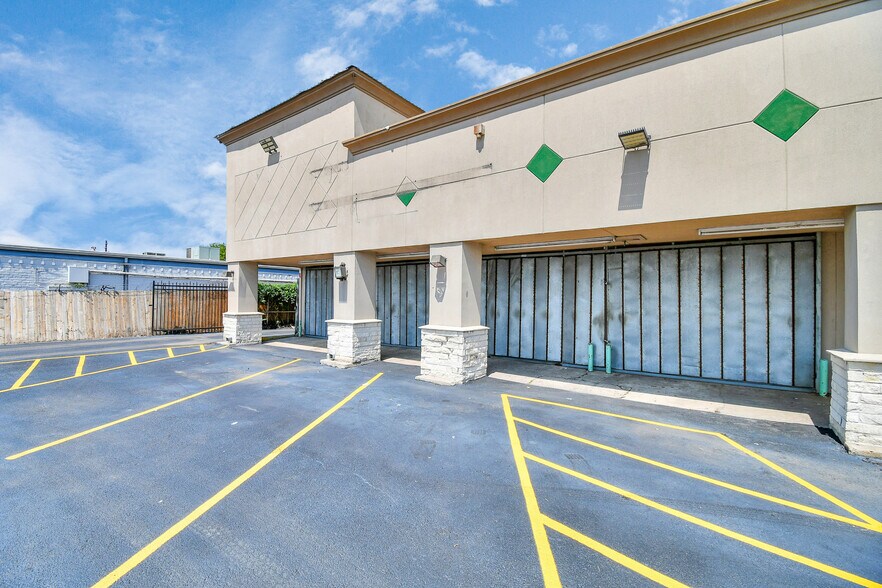 More Photos Of 5231 Aldine Mail Rd, Houston General Retail For Lease