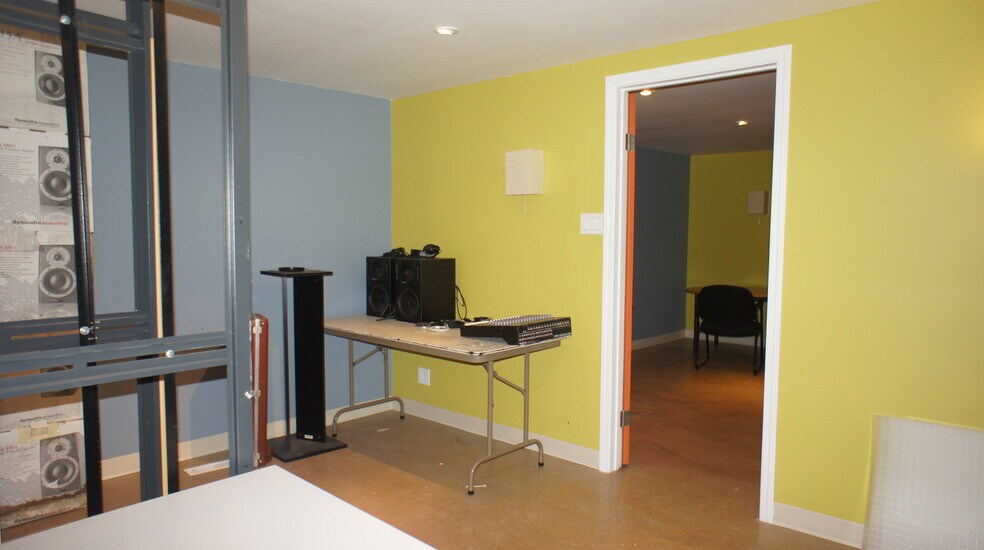 More Photos Of 7316 101 Ave NW, Edmonton Office For Sale