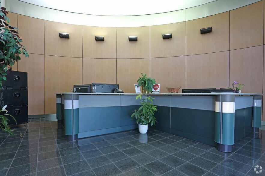 More Photos Of 16503 Air Center Blvd, Houston Unknown For Lease