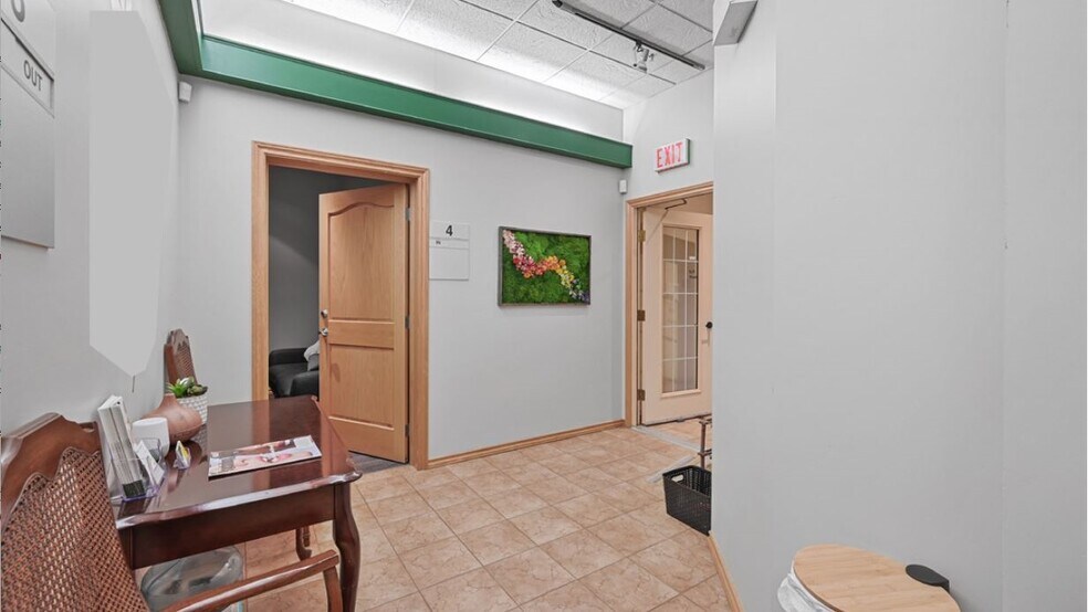 More Photos Of 10339 106 St NW, Edmonton Apartments For Lease