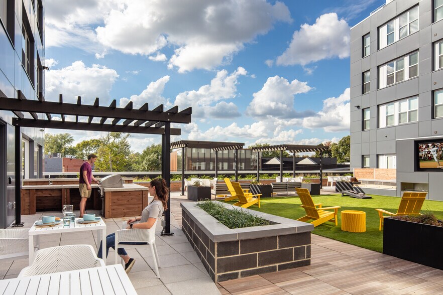 More Photos Of 1400 N High St, Columbus Apartments For Lease