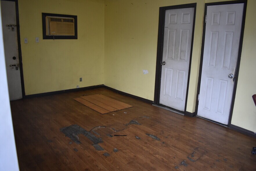 More Photos Of 615 E Manchester Ave, Los Angeles Land For Lease