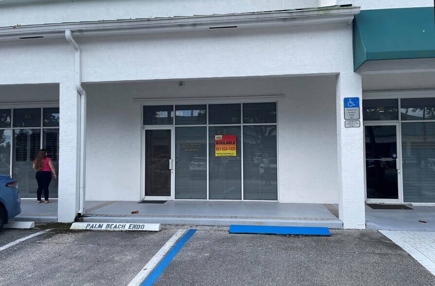 More Photos Of 658 W Indiantown Rd, Jupiter Medical For Sale