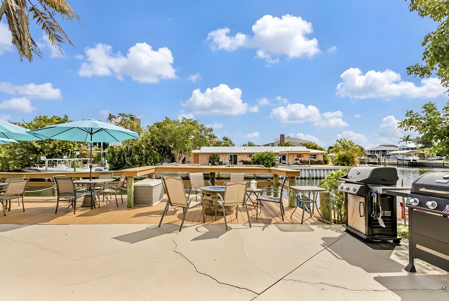 More Photos Of 3226 Stringfellow Rd, Saint James City Apartments For Sale