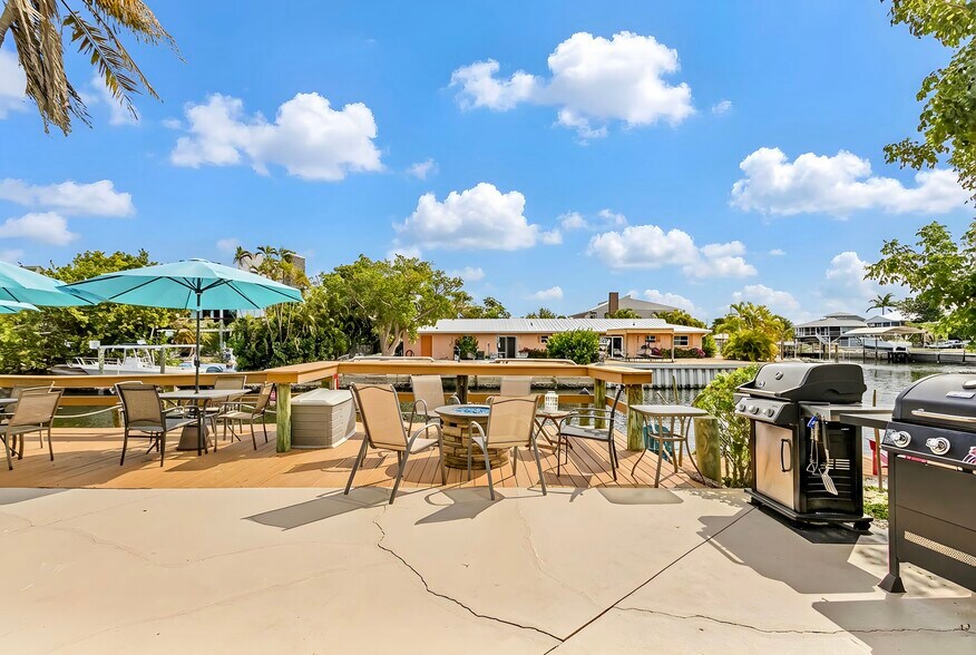 More Photos Of 3226 Stringfellow Rd, Saint James City Apartments For Sale