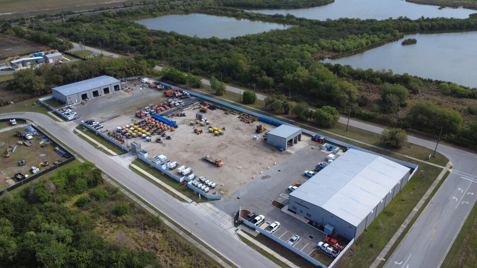 More Photos Of 11524 31st Ter E, Palmetto Industrial For Sale