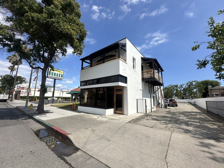 More Photos Of 604-606 W Lincoln Ave, Anaheim Storefront Retail Residential For Lease