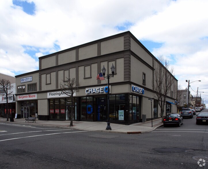 More Photos Of 435-437 Broadway, Bayonne Bank For Lease