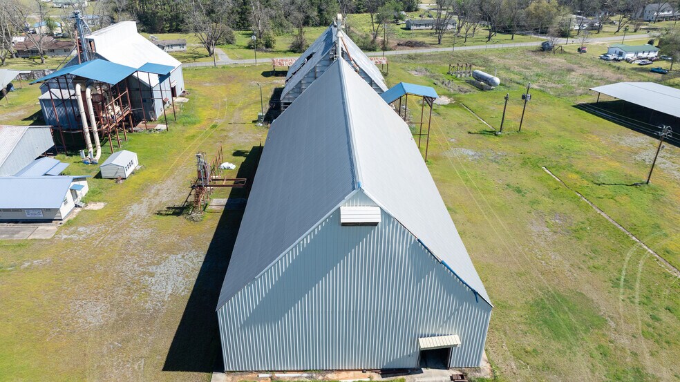 More Photos Of 740 West Union Street, Vienna Manufacturing For Sale