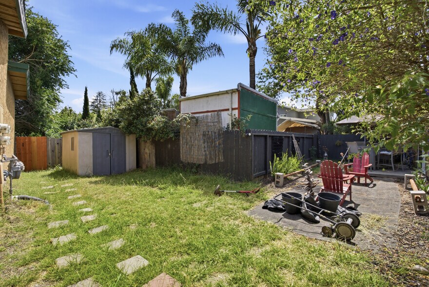 More Photos Of 1584 Chanticleer Ave, Santa Cruz Apartments For Sale