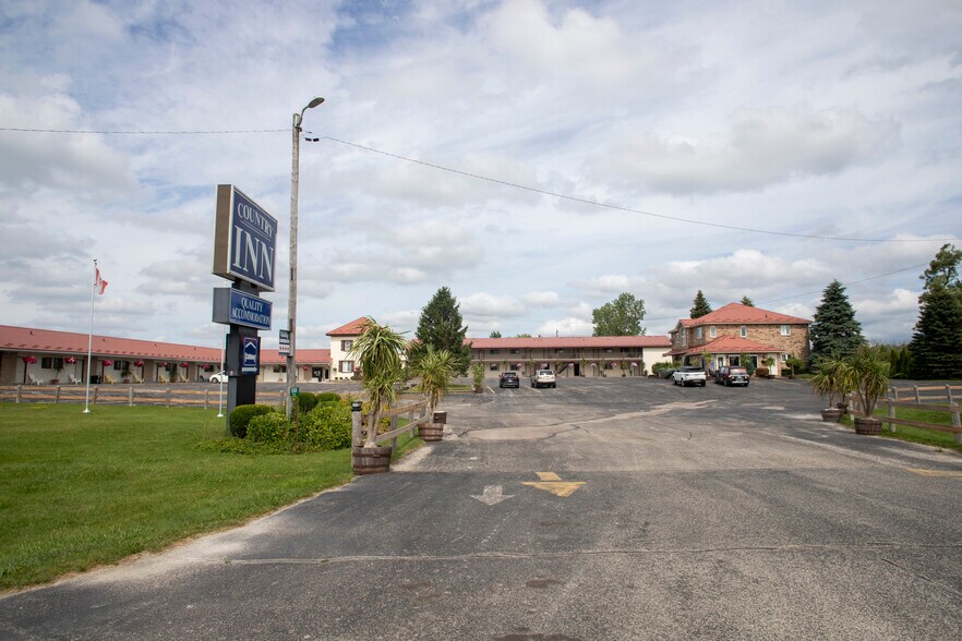 More Photos Of 8500 Road 164, Listowel Hotel For Sale