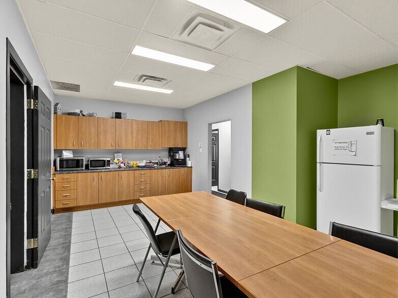 More Photos Of 9330 Boul Bourque, Sherbrooke Industrial For Sale