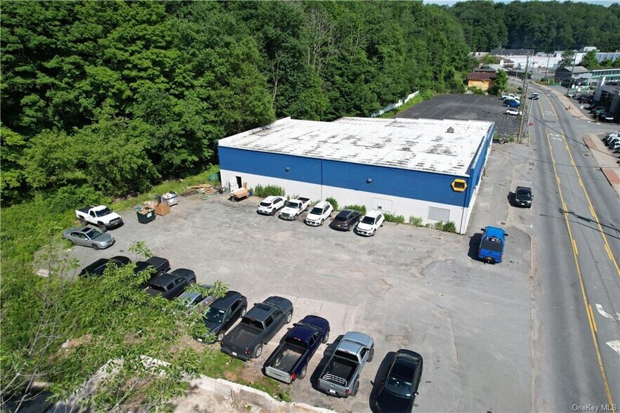 More Photos Of 144 Mill St, Liberty Auto Repair For Sale
