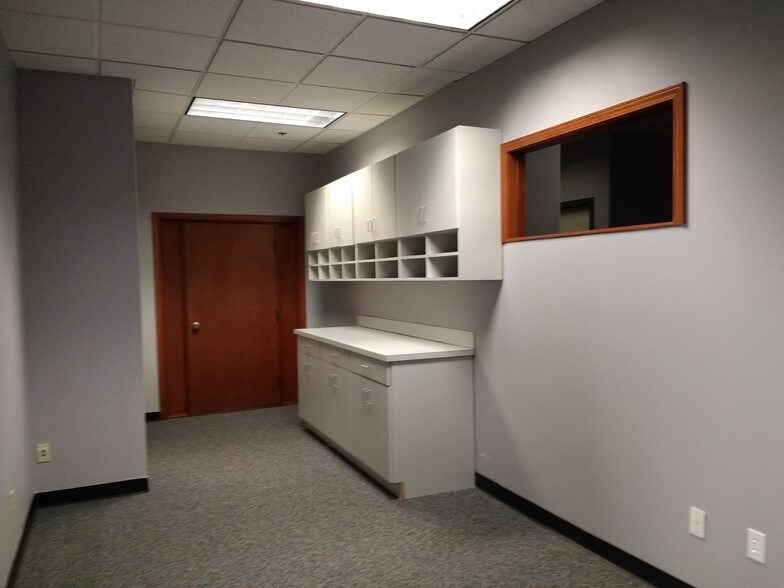 More Photos Of 3906 S 74th St, Tacoma Office For Sale