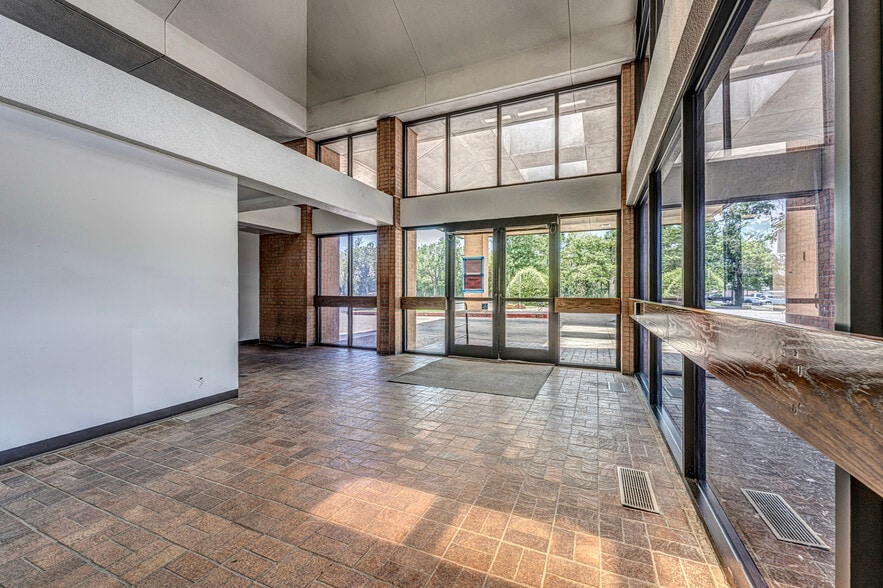 More Photos Of 5950 E Admiral Pl, Tulsa Lodge Meeting Hall For Sale