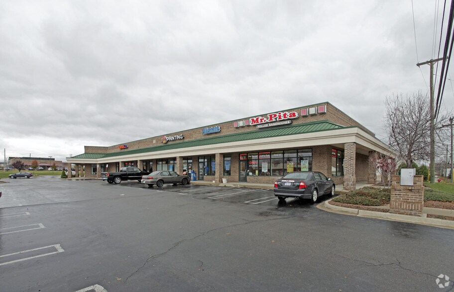 More Photos Of 1930-1988 N Opdyke Rd, Auburn Hills Storefront For Lease