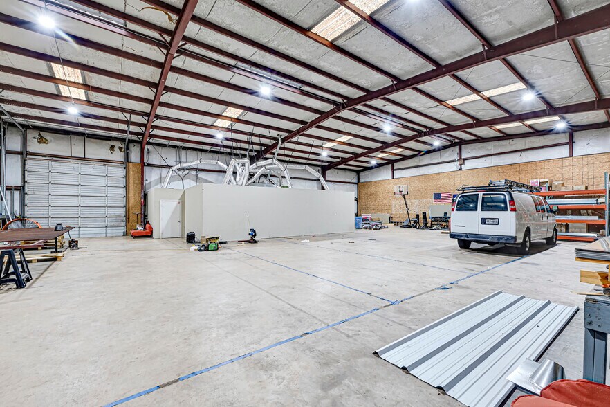 More Photos Of 1106 Witter St, Pasadena Industrial For Sale