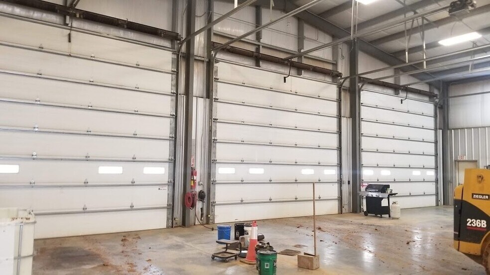 More Photos Of 132 104 Ave S, Killdeer Warehouse For Lease