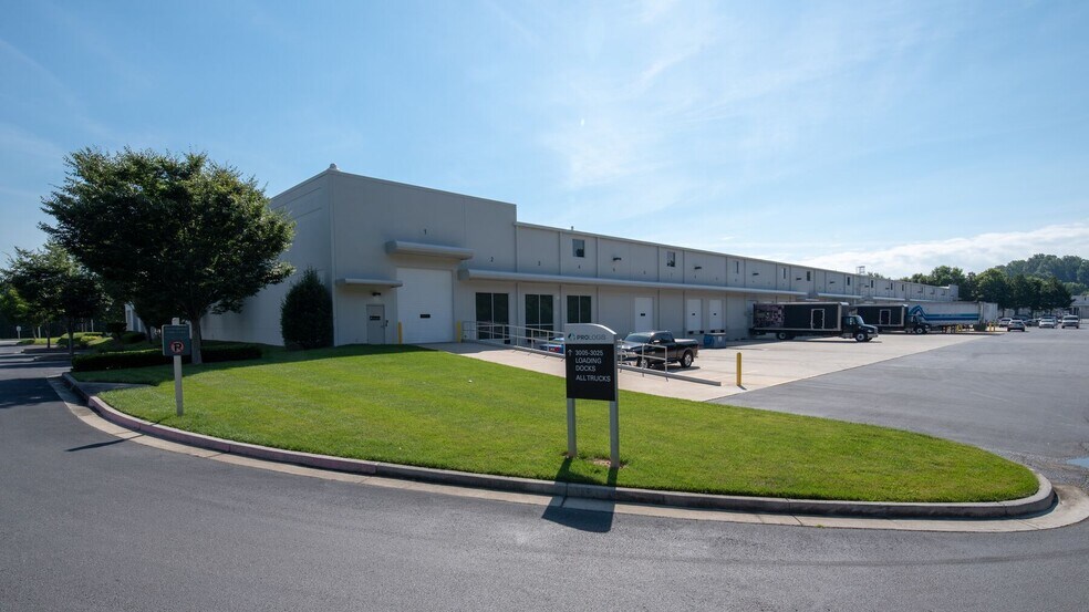 More Photos Of 3025 Chastain Meadows Pkwy, Marietta Warehouse For Lease